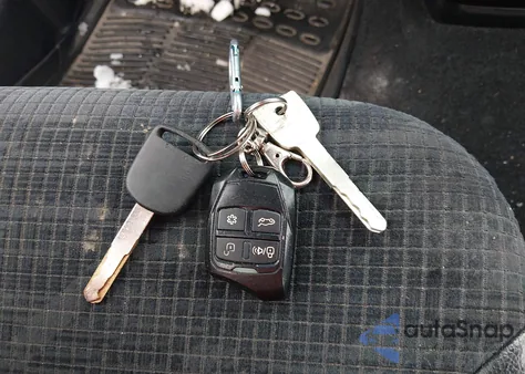 2004 Honda Cr-V Lx z USA, uszkodzony, nr VIN SHSRD78434U228926